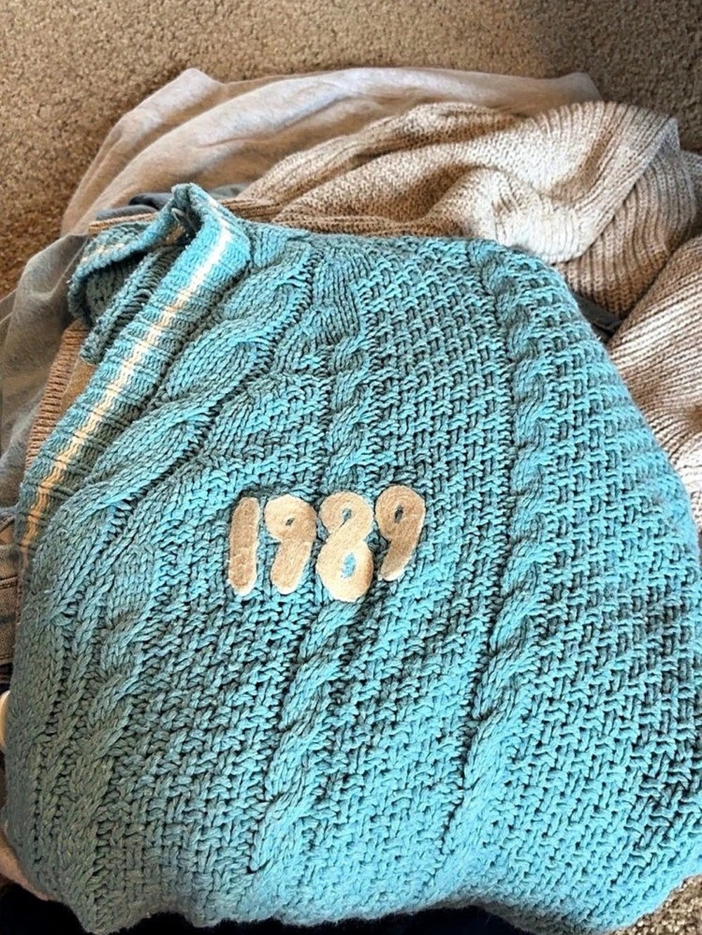 Taylor Swift 1989 (Taylor's Version) Cardigan Blue & Beige